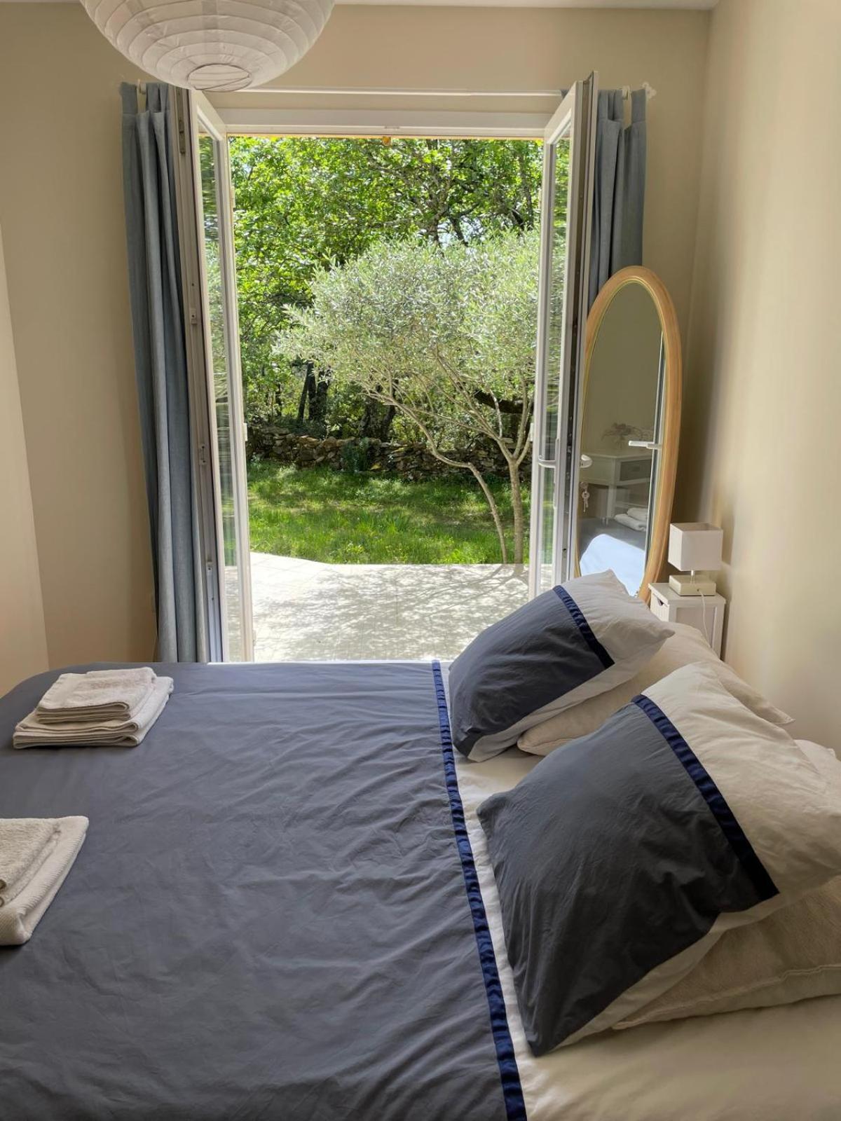 Les Marguerites Bed & Breakfast Вер Пон дю Гар Екстериор снимка