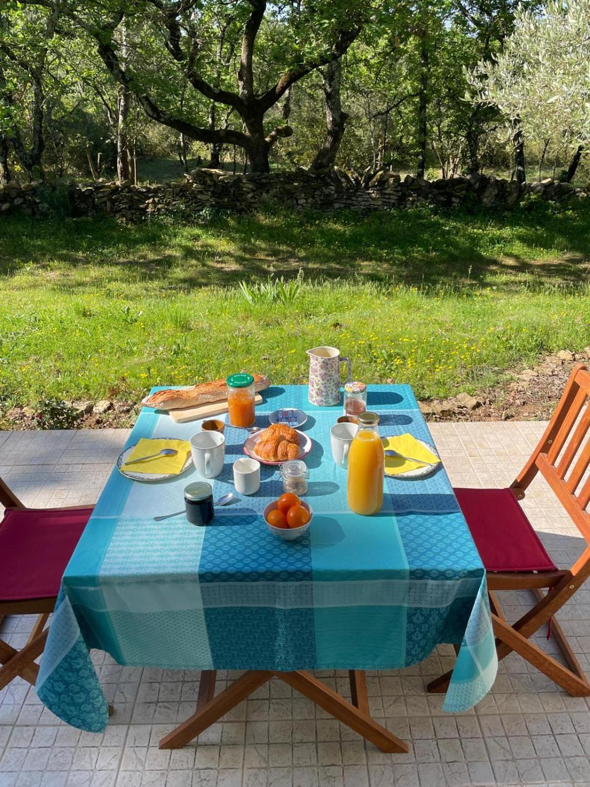 Les Marguerites Bed & Breakfast Вер Пон дю Гар Екстериор снимка